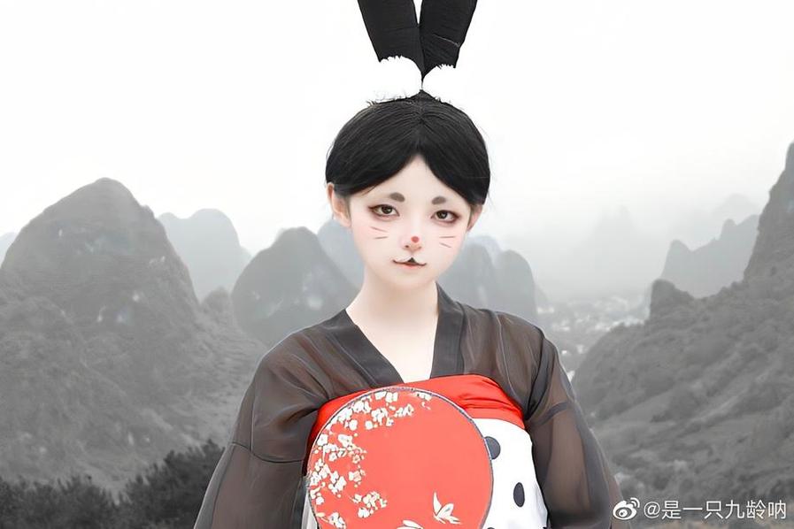 是一只九龄整容前照片，彩妆cosplay佳作摄影